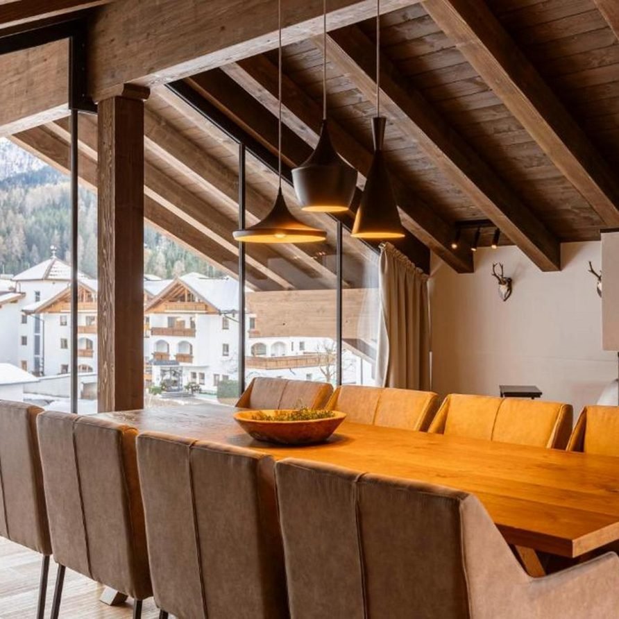 Luxury 4-Bedroom Penthouse Near Ski Lifts – Sauna, Pool & Breakfast Included