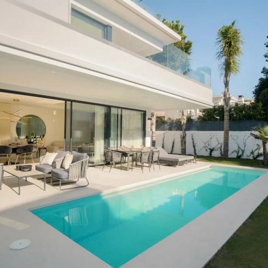 Modern Villa in Puerto Banus 5BDR