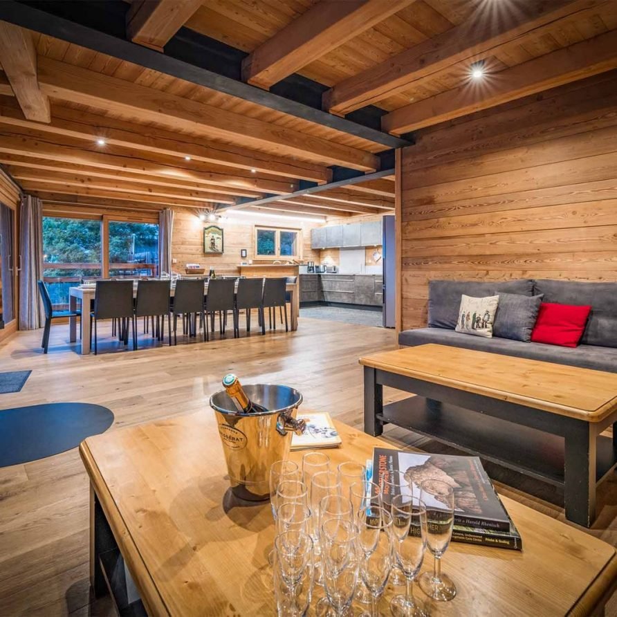 Spacious Alpine Retreat with Mountain Views