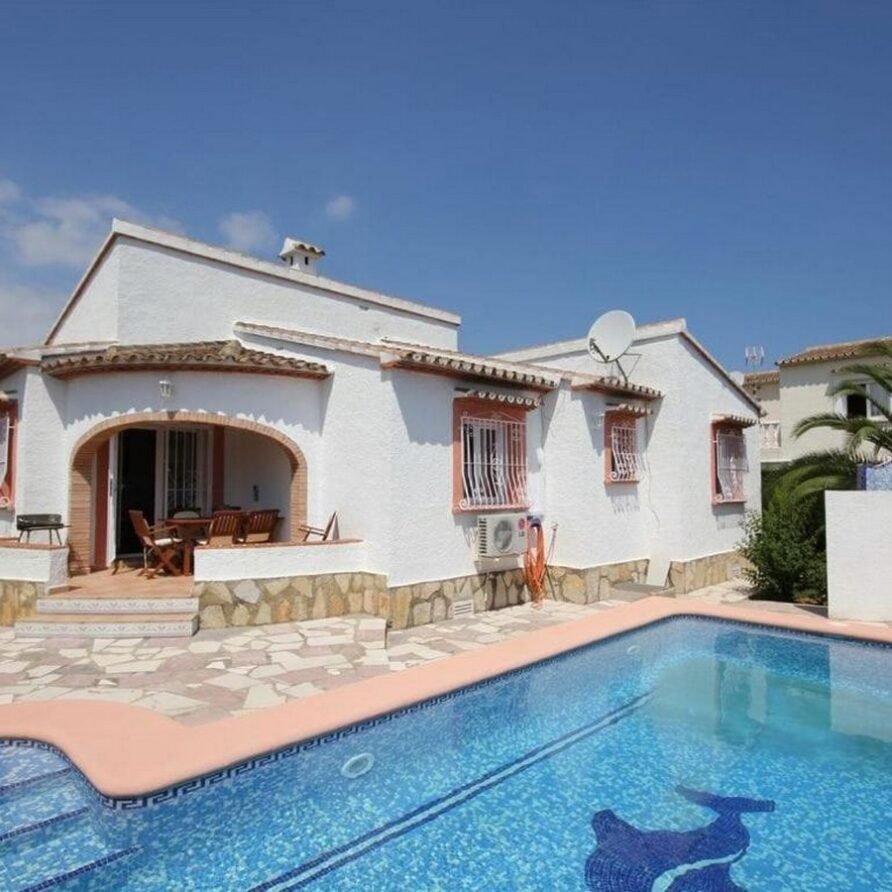 Relaxing villa in Els Poblets
