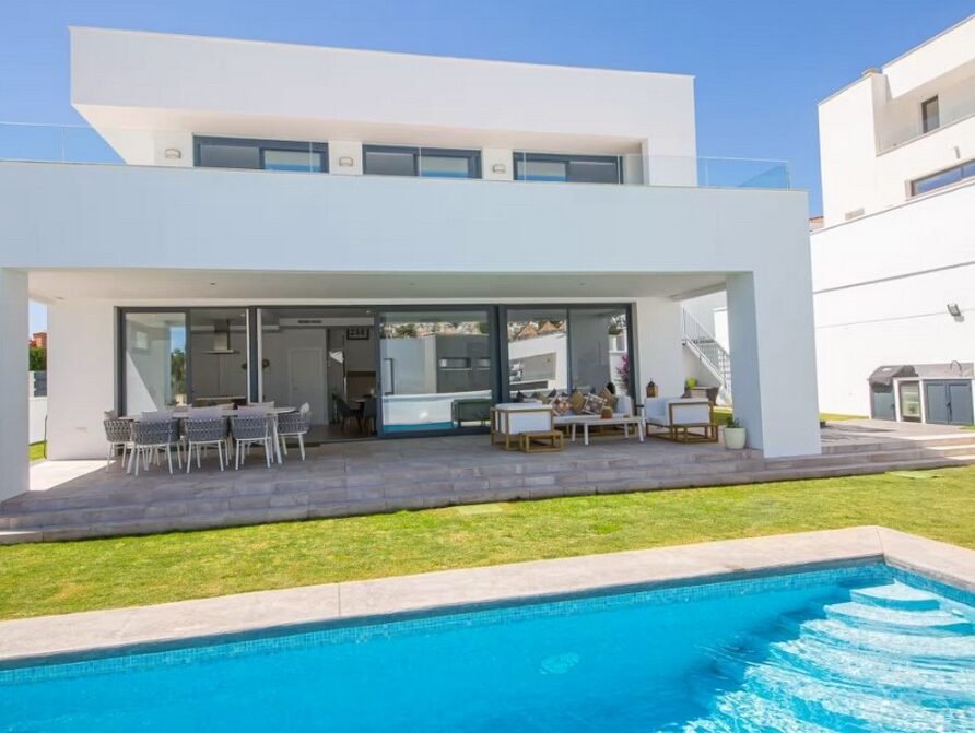 Beautiful Villa with private pool